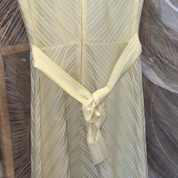 Vintage Yellow Dress 💛 - Picture 5 of 7